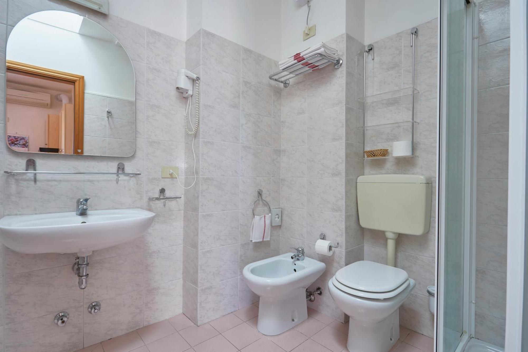 Residence Piccolo Milano Marittima Bagian luar foto