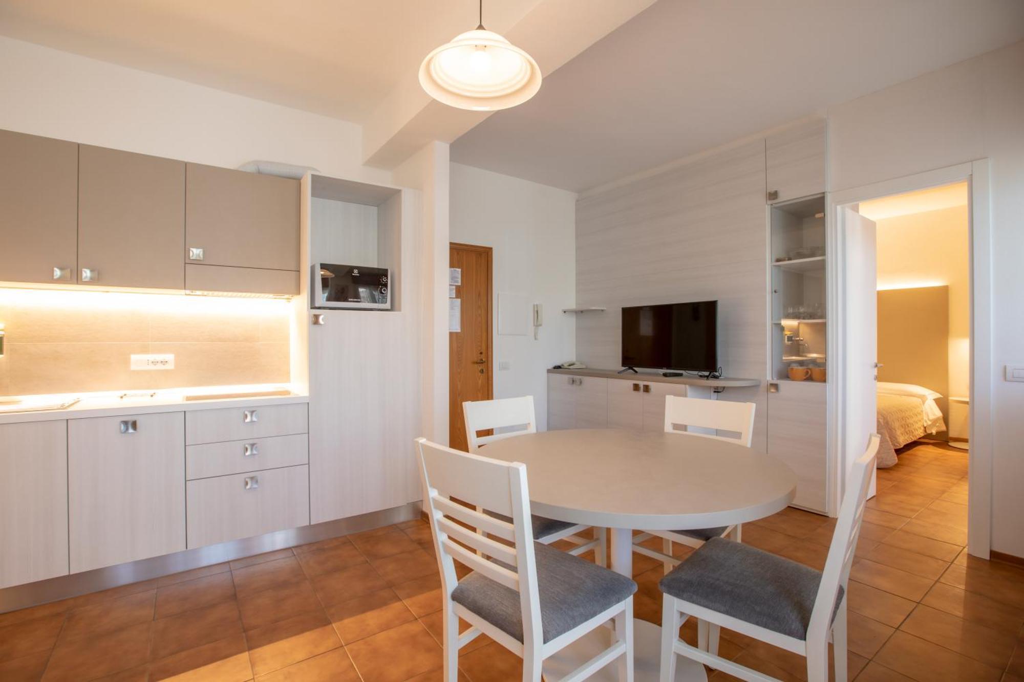 Residence Piccolo Milano Marittima Bagian luar foto