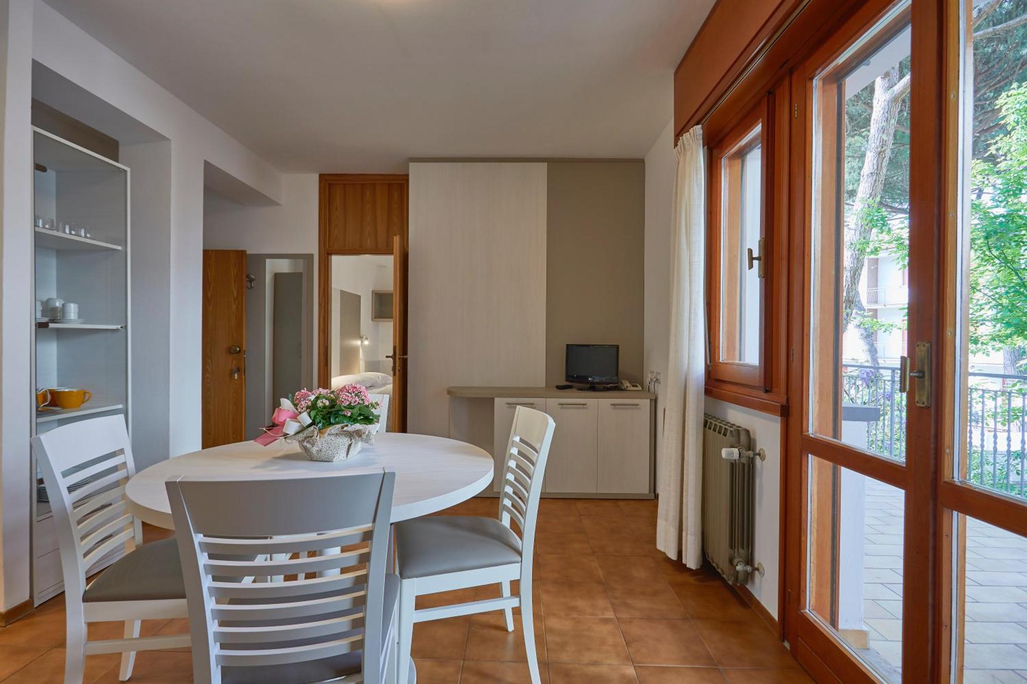 Residence Piccolo Milano Marittima Bagian luar foto