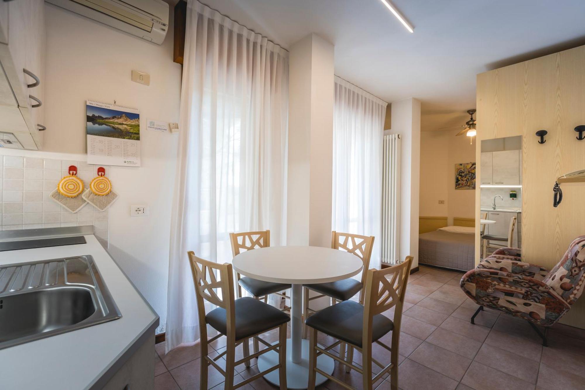 Residence Piccolo Milano Marittima Bagian luar foto